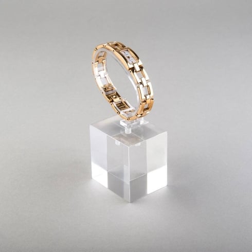Single watch tall display using C-Clip